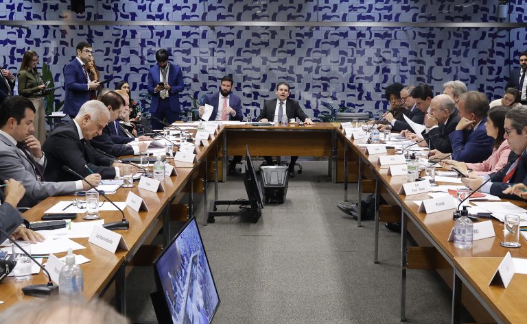 Líderes adiam votação de projeto sobre misoginia por falta de consenso - Notícias