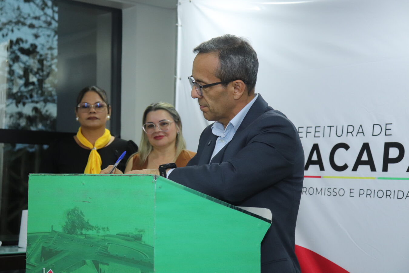 Prefeito DaLua assina decreto sobre recomendações e vedações de atividades durante o pleito eleitoral 2026.