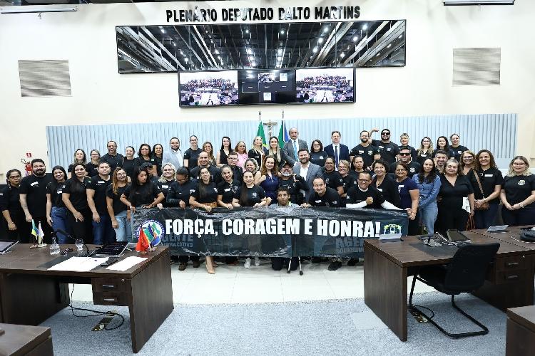 Deputados aprovam projeto que reestrutura carreiras dos servidores do Estado
