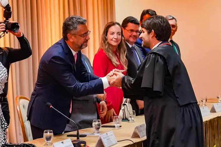 Governador Clécio Luís destaca ambiente político e consensos em prol do Amapá na posse do novo procurador-geral de Justiça do Ministério Público