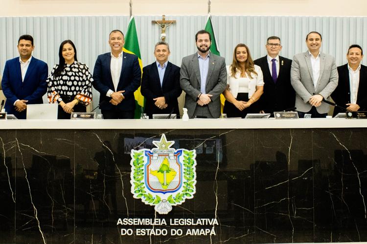 Assembleia instala Frente em Defesa da Transposição de Servidores para a União