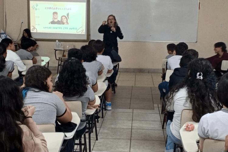 Em Macapá, Polícia Civil faz palestra sobre bullying para alunos da Escola Moderno