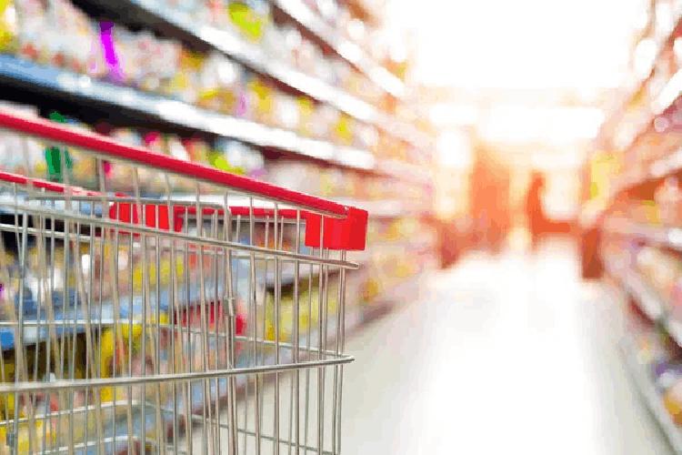 Alta dos preços faz consumidores apertarem o cinto nos gastos e buscar alternativas para ajustar hábitos na hora das compras, aponta pesquisa do Reclame AQUI