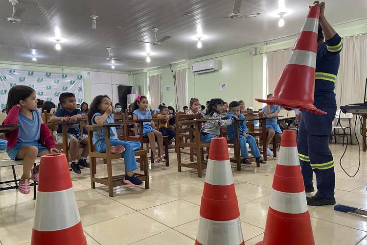 CSA leva palestra sobre segurança e consumo consciente da água para alunos da rede municipal
