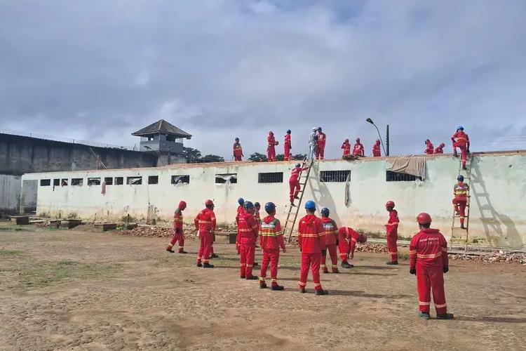 Governo do Amapá realiza troca de telhados dos pavilhões do Iapen