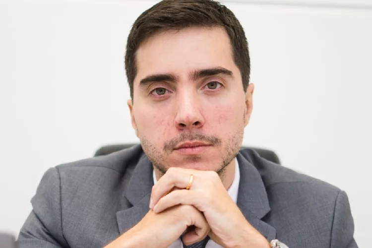 Acidente com avião da Delta: saiba o que fazer se seu voo foi afetado 