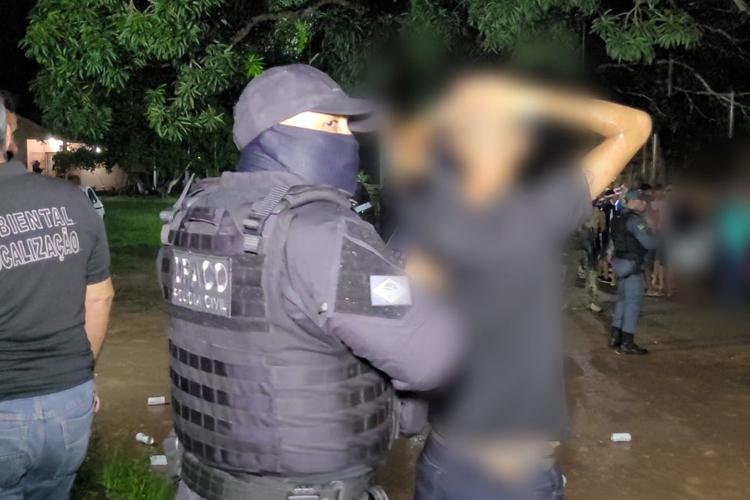 Polícia encerra festa, prende seis e encaminha adolescente ao Conselho Tutelar