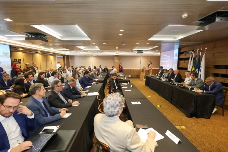 Reunião da Comissão da Câmara dos Deputados debate papel estratégico da Amazônia na energia e mineração, na sede da FIEPA, em Belém