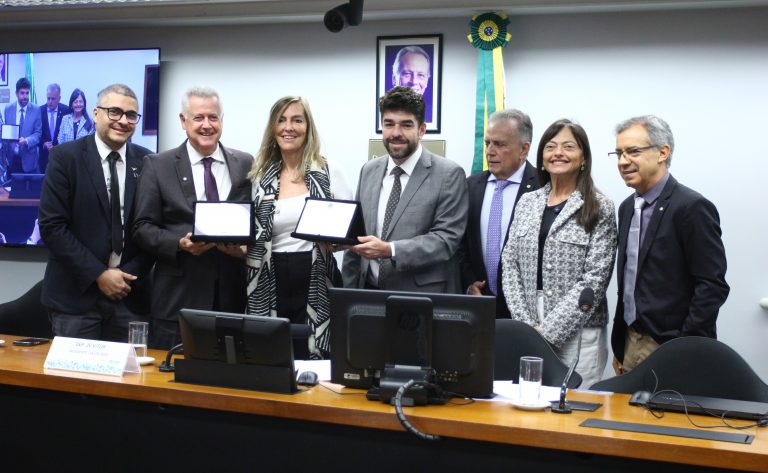 Pesquisadores e deputados defendem prioridade para testes com polilaminina para lesão medular - Notícias