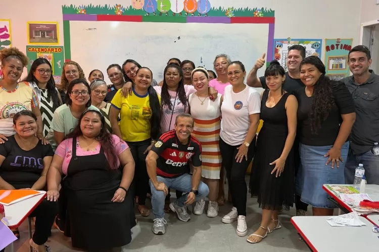 Prefeito Pedro DaLua garante melhorias em creche no habitacional Macapaba