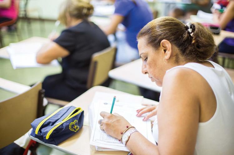 Escola oferece gratuitamente o Curso Preparatório para o ENCCEJA