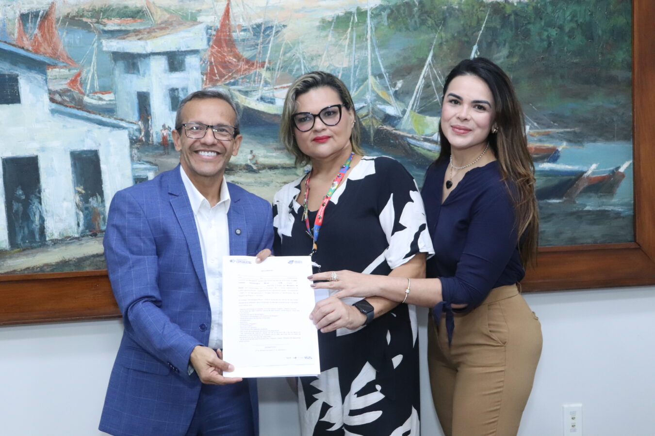 Prefeitura de Macapá recebe Unidade Odontológica Móvel UOM