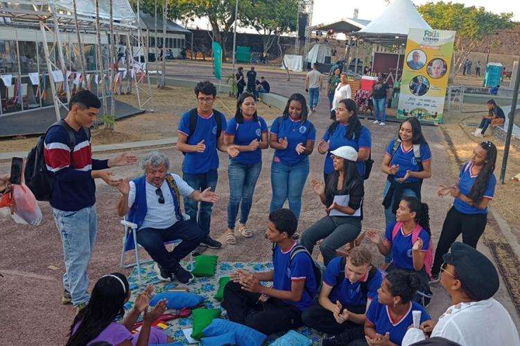 Mais de 200 estudantes visitam 