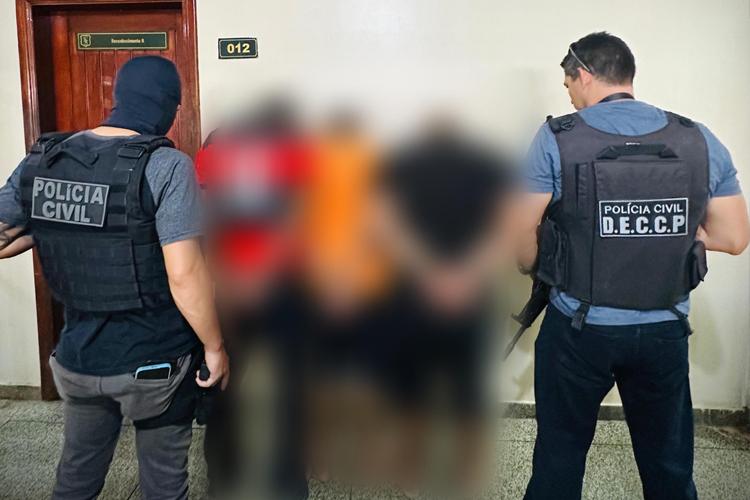 Polícia Civil prende três por tráfico, associação e porte ilegal de arma