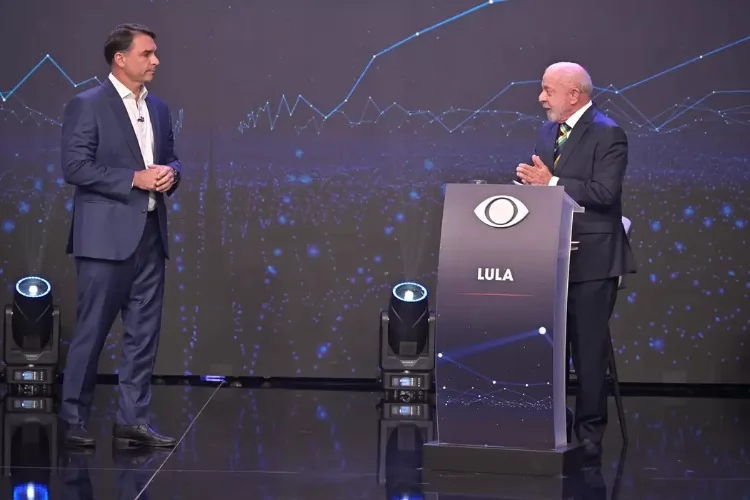 Datafolha: Flávio Bolsonaro e Lula aparecem empatados com 50% dos votos válidos no 2º turno