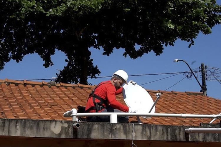 Mais de 800 mil famílias já receberam a nova parabólica