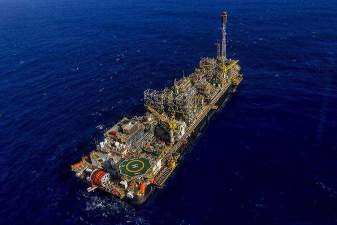 Proposta destina 1% de royalties da Margem Equatorial para servidor de ex-territórios
