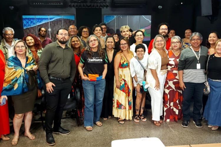 Sarau Pré-Folia acontece quinta-feira, 23, com a participação de vários coletivos e clubes de leitura do estado