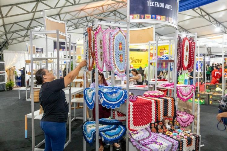 Pequenos negócios do artesanato ganham vitrine na 3ª Feira Internacional de Oiapoque