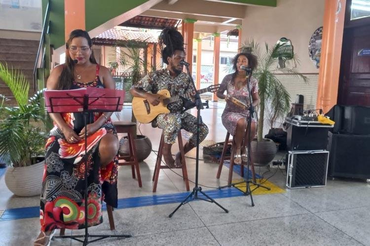 Encontro de escritores e poetas celebra Dia Estadual da Poesia