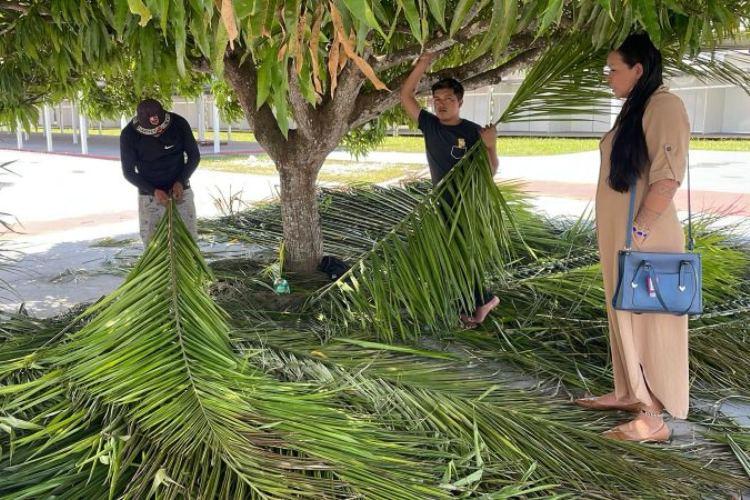 Maloca indígena na 53ª Expofeira do Amapá é construída pelo povo Palikur, em Macapá