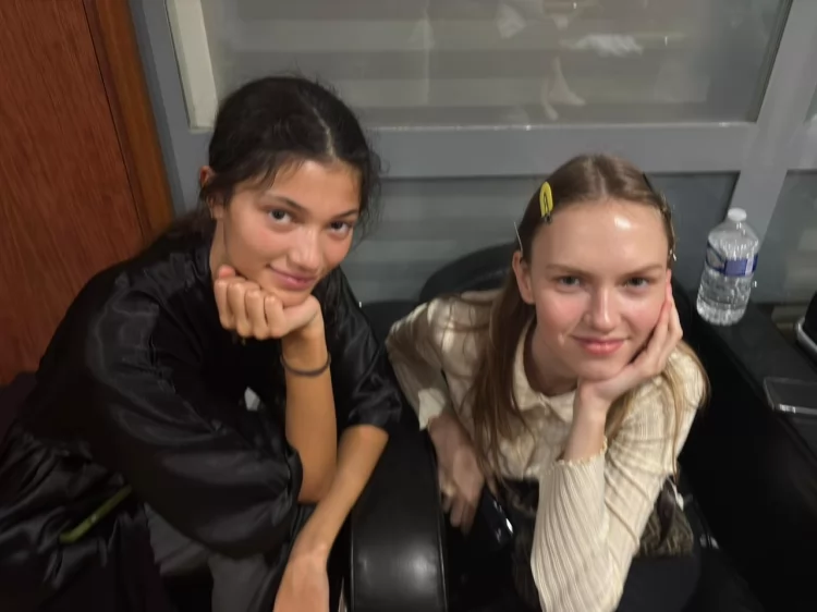 Estudante vira top model, estrela desfile em Paris e protagoniza nova campanha mundial!
