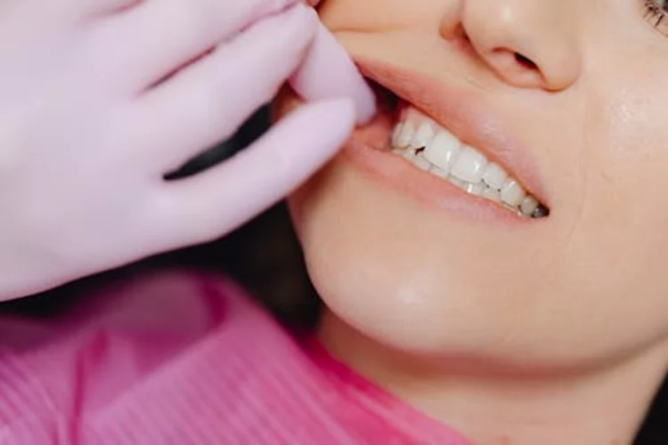 Perdeu ou teve um dente comprometido e não tratou? Veja 5 consequências para a saúde bucal