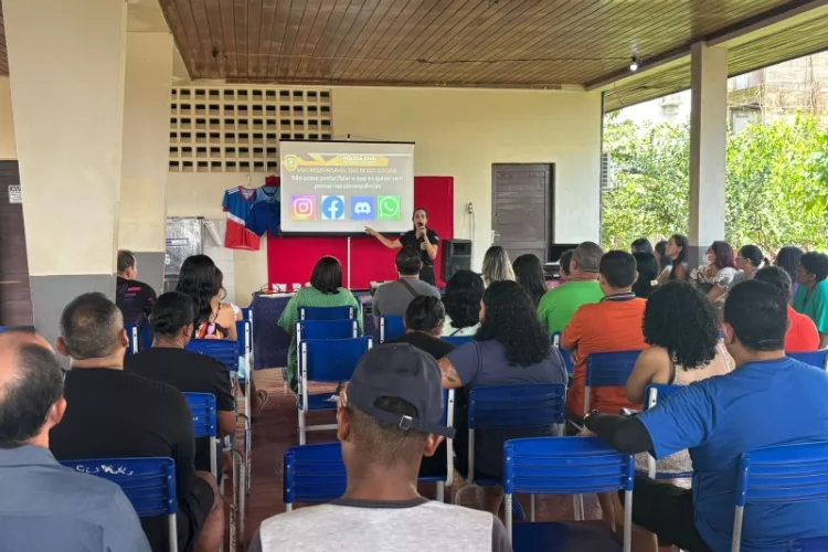 Projeto Polícia Civil nas escolas orienta responsáveis de alunos da Escola Edgar Lino da Silva