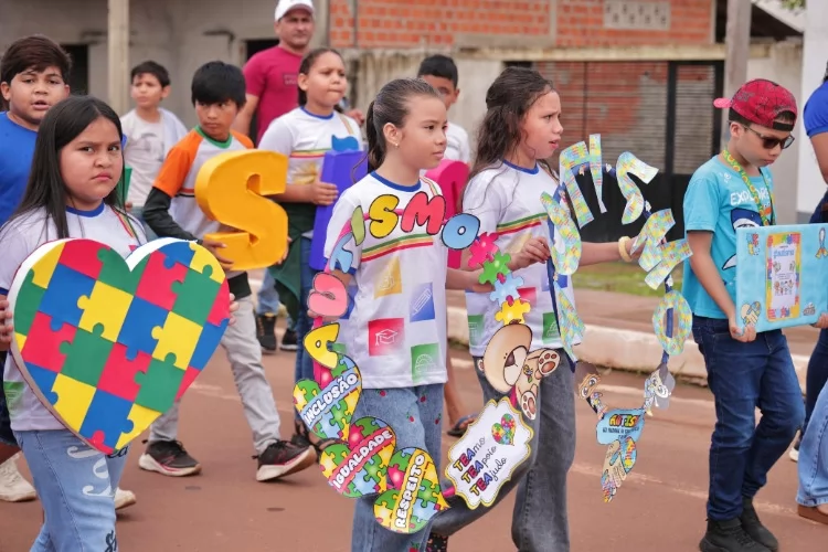 Ação do Abril Azul leva informação e inclusão às ruas de Pedra Branca