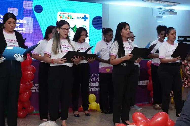 Governo do Amapá desenvolve atividade terapêutica de canto para público feminino, em Oiapoque