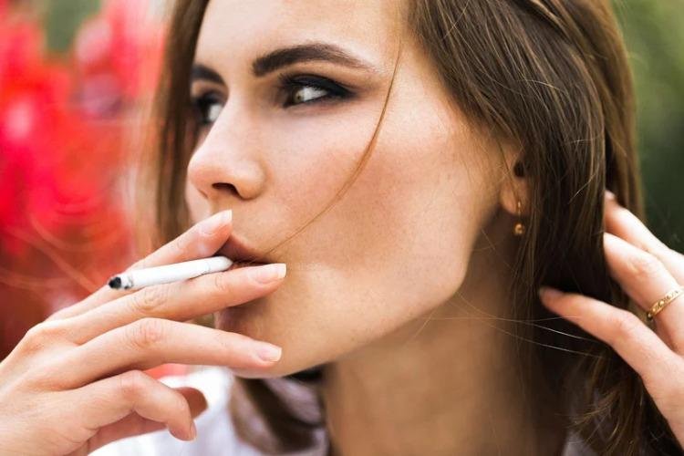 Dia Nacional de Combate ao Fumo: cigarro pode acelerar doenças oculares e comprometer a visão