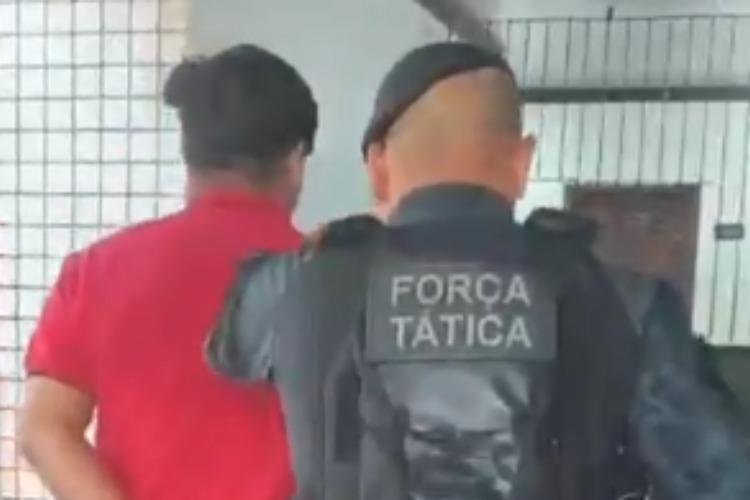 Batalhão de Força Tática prende homem com mandado de prisão em aberto no bairro Açaí, em Macapá