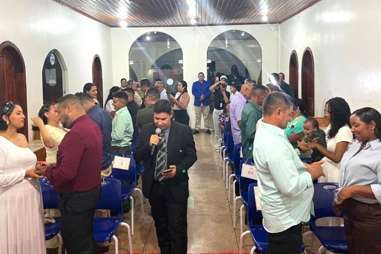 Casamento na Comunidade do TJAP celebra união de 13 casais em Calçoene