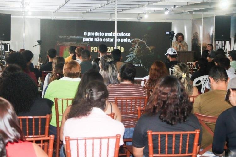 Abelhas da Amazônia aproximam produção agrícola, biodiversidade e geração de renda na Expofeira 2026