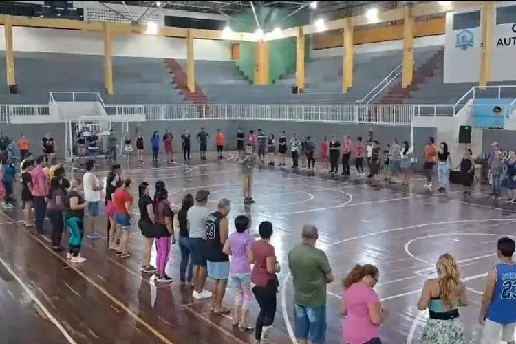 Governo do Amapá realiza projeto de dança de salão no Ginásio Avertino Ramos, em Macapá