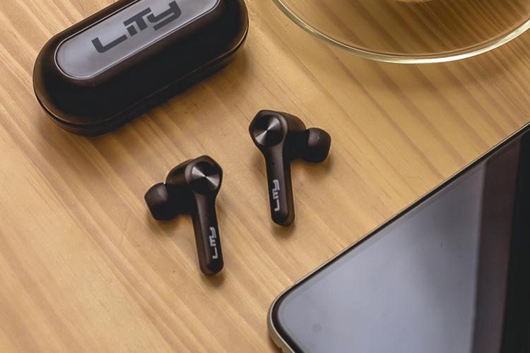 4 dicas para aumentar o tempo de vida útil de fones de ouvido e carregadores