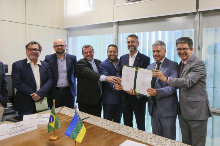 Governo do Amapá e Ministério do Desenvolvimento Agrário assinam acordo para facilitar acesso de produtores rurais a financiamentos