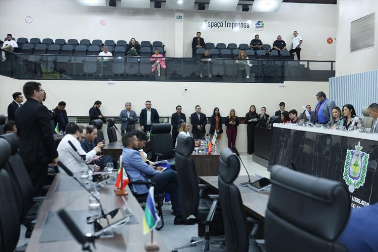 Presidentes de sindicatos participam de sessão ordinária na Assembleia Legislativa