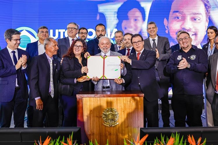 Motoristas de aplicativo terão direitos trabalhistas garantidos