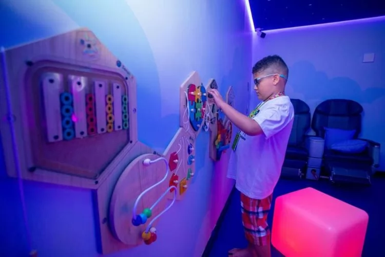 Dia de Conscientização do Autismo: salas multissensoriais reforçam inclusão em aeroportos brasileiros