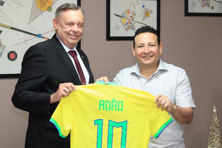 Presidente do TJAP é homenageado pelo vice-presidente da CBF