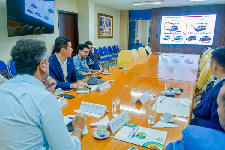 Governador Clécio Luís reúne com executivos de empresa chinesa automobilística interessados em investir no Amapá