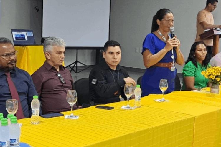Promotor de Laranjal do Jari orienta sobre parceria escola e família na educação dos jovens