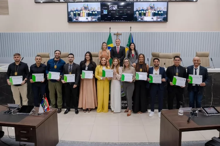 Policiais civis recebem moção de aplauso da Assembleia Legislativa em reconhecimento à rápida prisão em caso de feminicídio