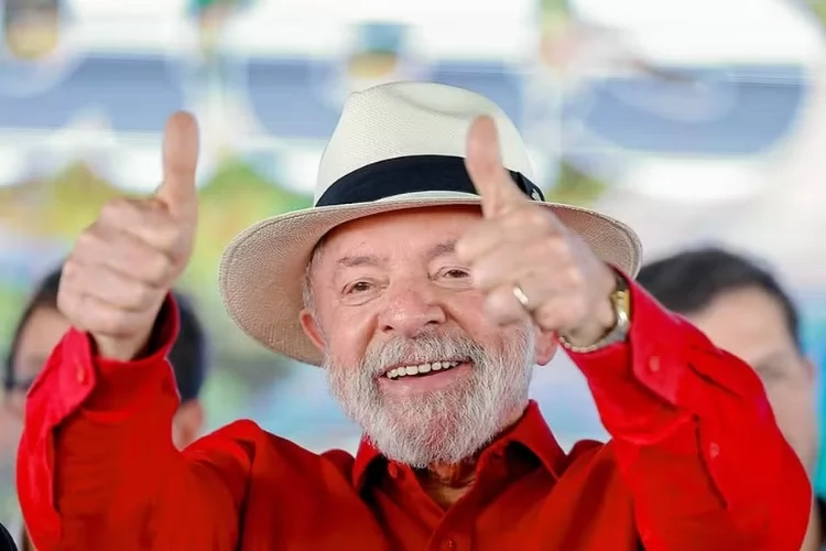 Campanha de Lula diz que pesquisas internas o colocam um ponto à frente de Flávio Bolsonaro