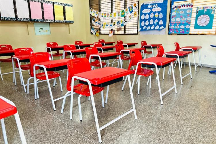 Governo do Amapá entrega novos mobiliários para escolas estaduais