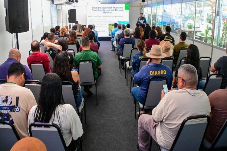Expofeira 2026: Governo do Amapá realiza palestra sobre prevenção e combate à Vassoura-de-Bruxa da Mandioca
