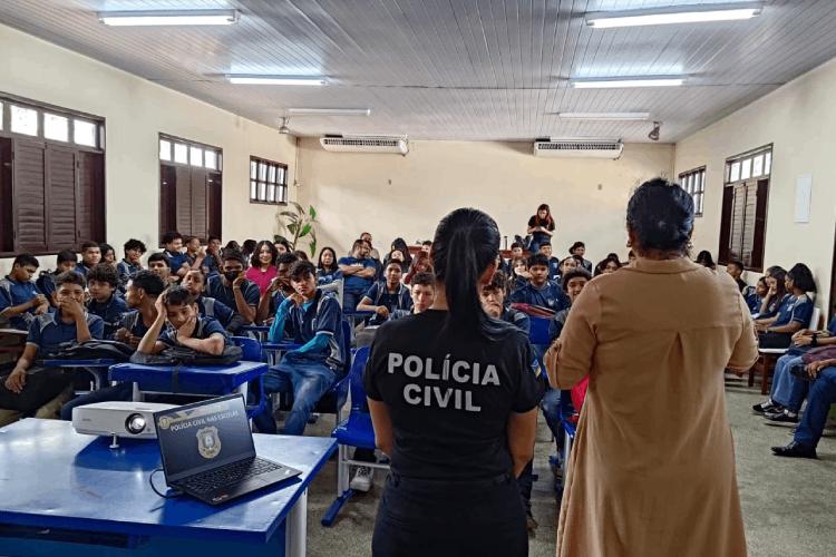 Projeto Polícia Civil nas Escolas orienta alunos da Escola Estadual Antônio João em Macapá