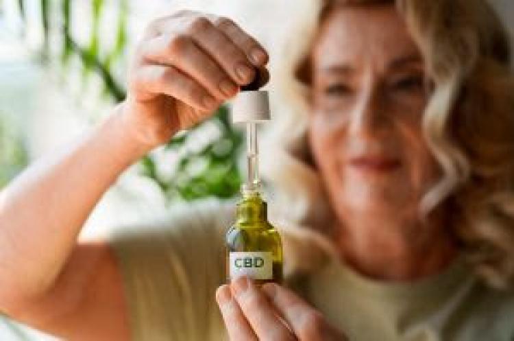 Menopausa: como a cannabis medicinal pode auxiliar as mulheres nesta fase