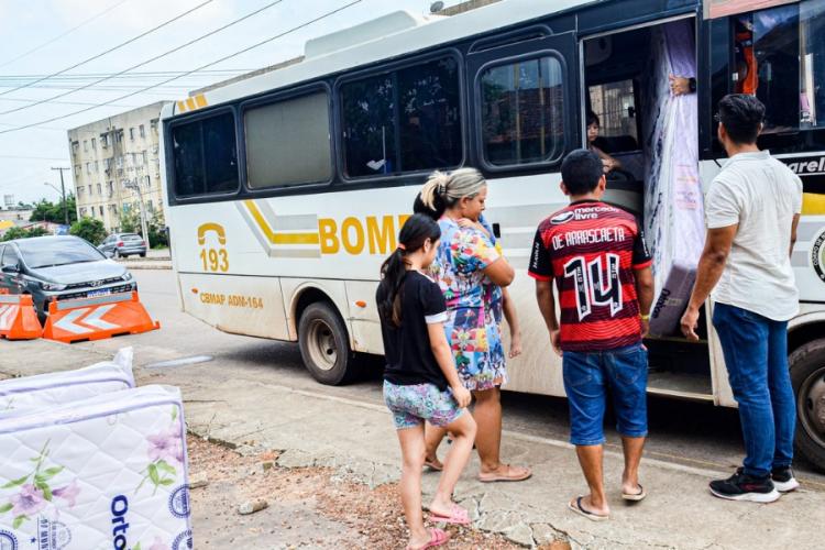 Governo do Amapá garante assistência humanitária para 3,7 mil pessoas atingidas pelos alagamentos, em Macapá